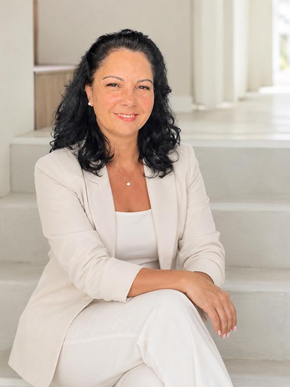 Dra. Alessandra Dias Lourenço Ferraz - Psicóloga Clínica